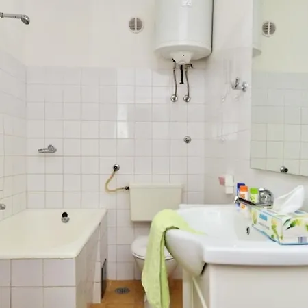 Nikola Apartment