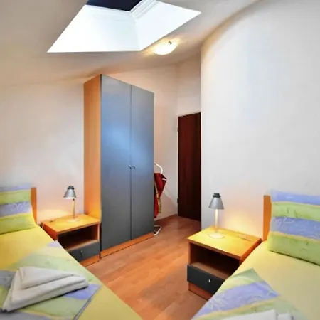 Nikola Apartment Bol
