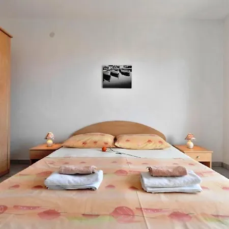 Nikola Apartment Bol