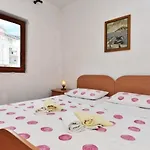 Nikola Apartamento