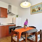 Nikola Apartamento