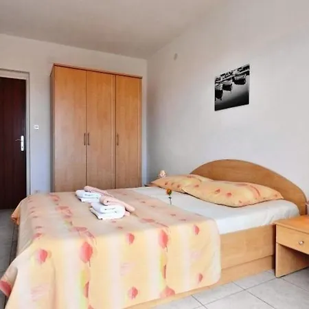 Nikola Apartamento